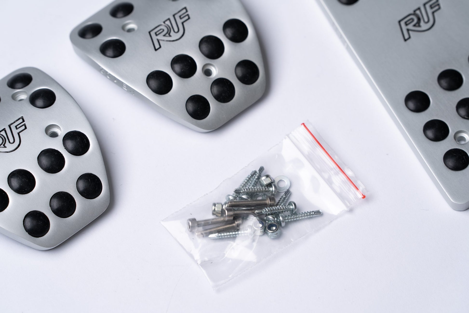 aluminium pedale auto RUF Aluminium Pedal-Set für Schaltgetriebe – RUF Automobile GmbH